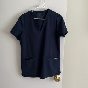 Gently worn Figs scrub top. Color: dark harbor